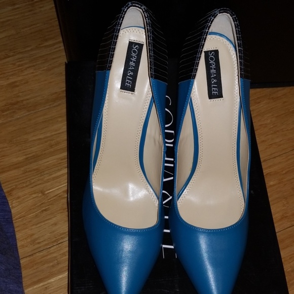 Sophia & Lee Blue and Black Heels - Picture 3 of 5
